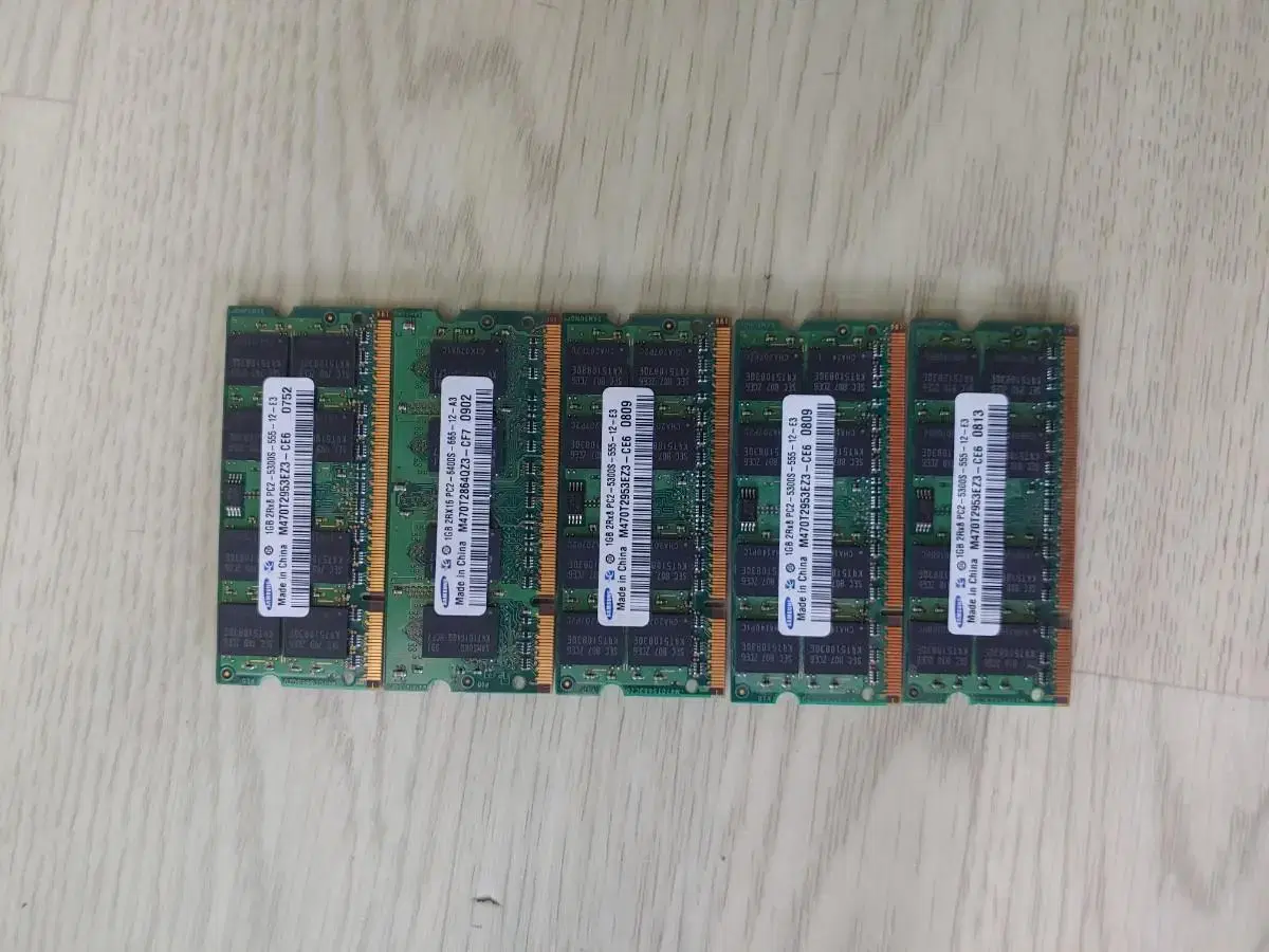 노트북용램 PC2 DDR2 1GB x 5개 일괄 판매 합니다